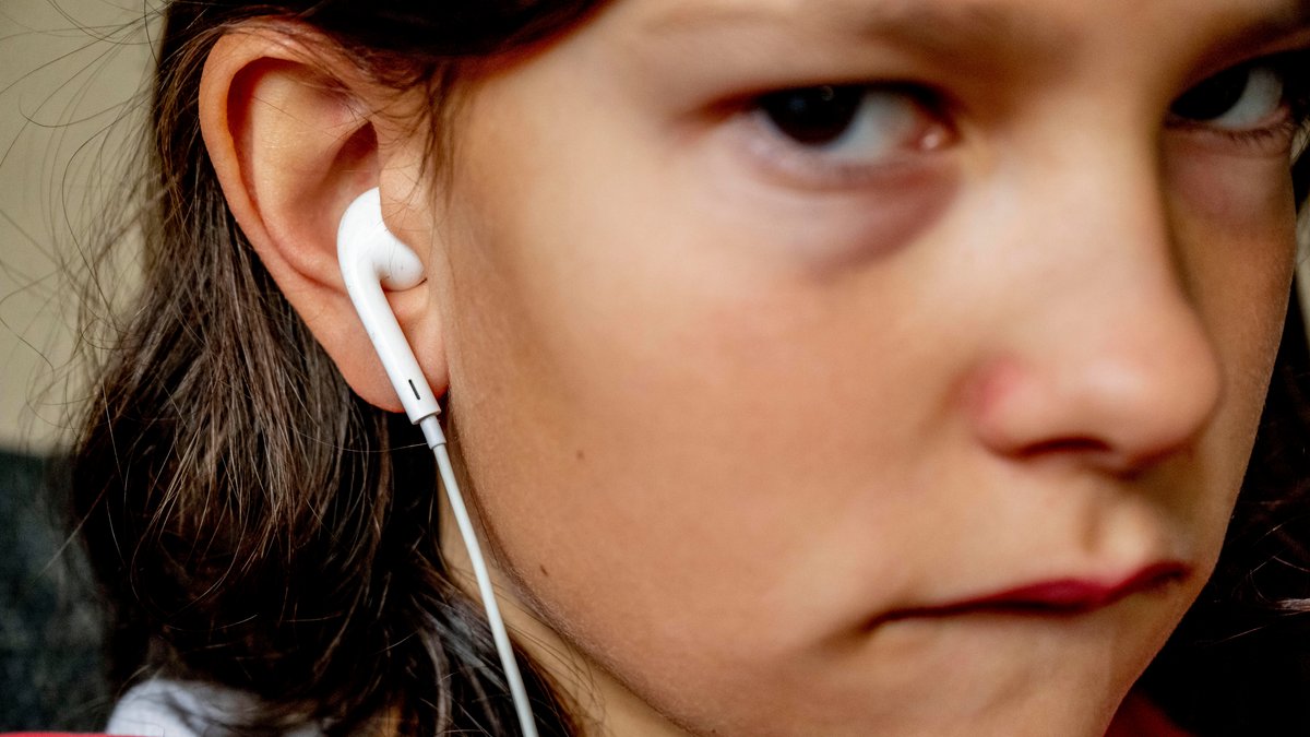 Kopfhörer und Konzerte: Milliarde Jugendlicher droht Hörverlust