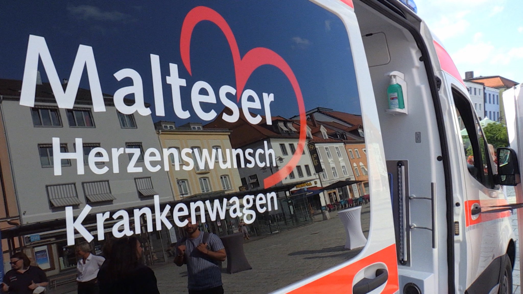 Der neue Herzenswunsch-Krankenwagen der Malteser.