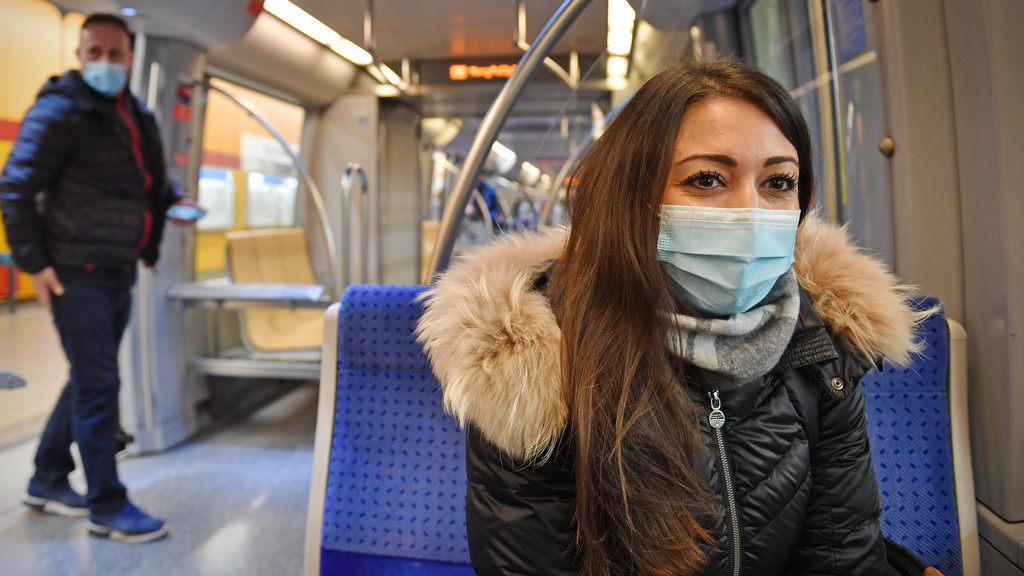 Symbolbild: Maskenpflicht in der Bahn