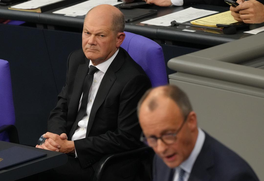 Kanzler Scholz während der Bundestagsdebatte zum Zustrombegrenzungsgesetz der Union. 
