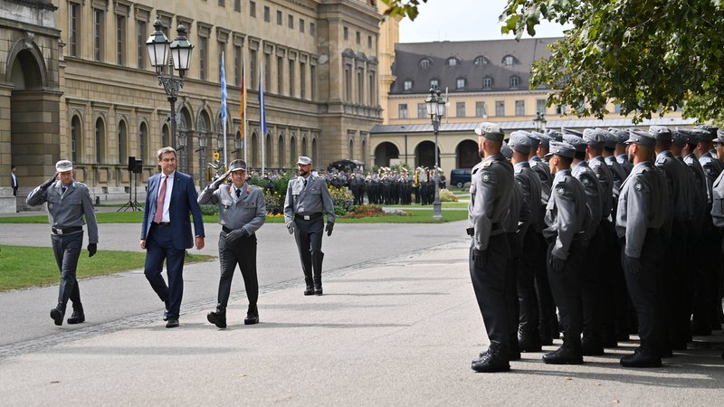 München, 14.09.23: Bayerns Ministerpräsident Söder beim feierlichen Gelöbnis von Bundeswehr-Rekruten im Hofgarten der Residenz.