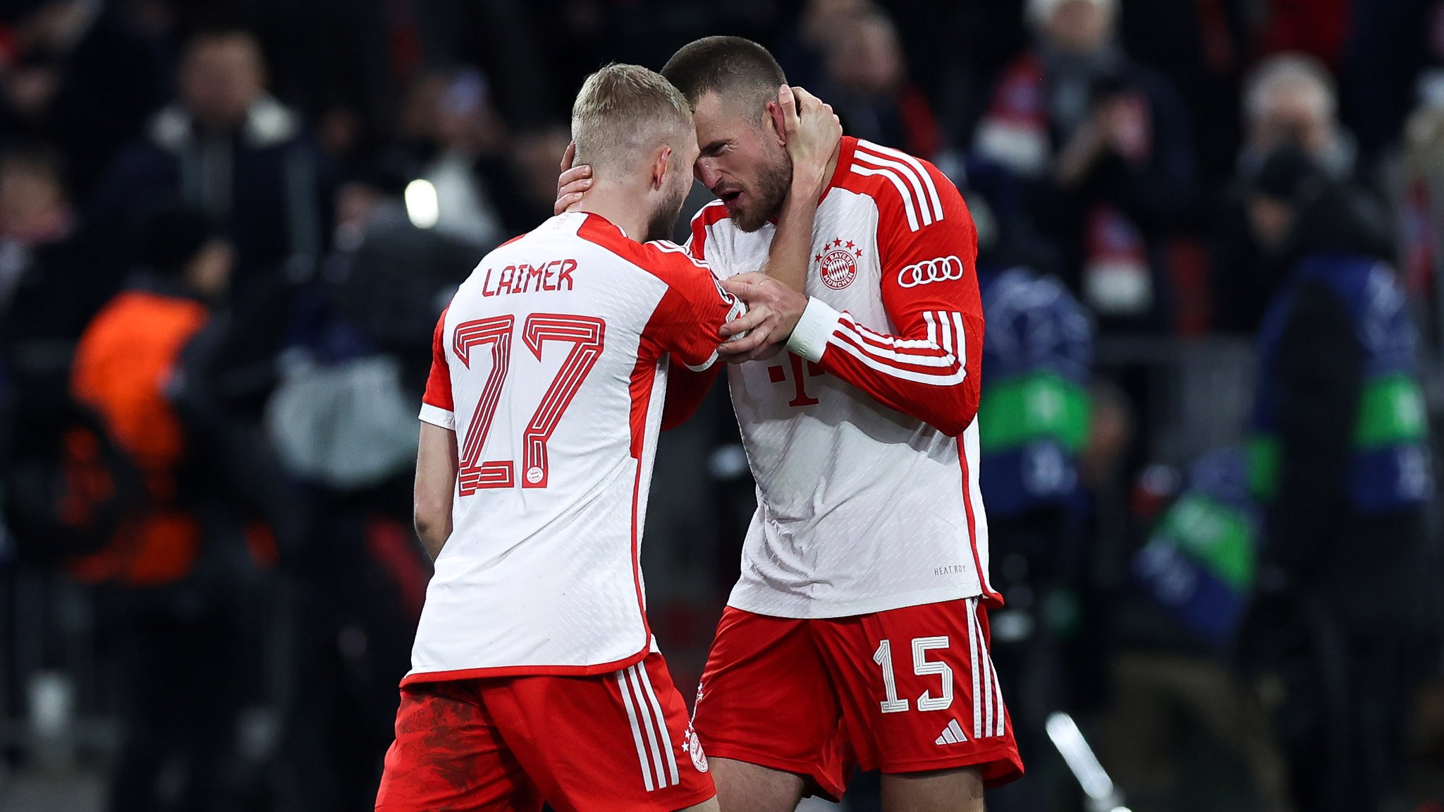 Konrad Laimer und Eric Dier jubeln nach dem Sieg über den FC Arsenal