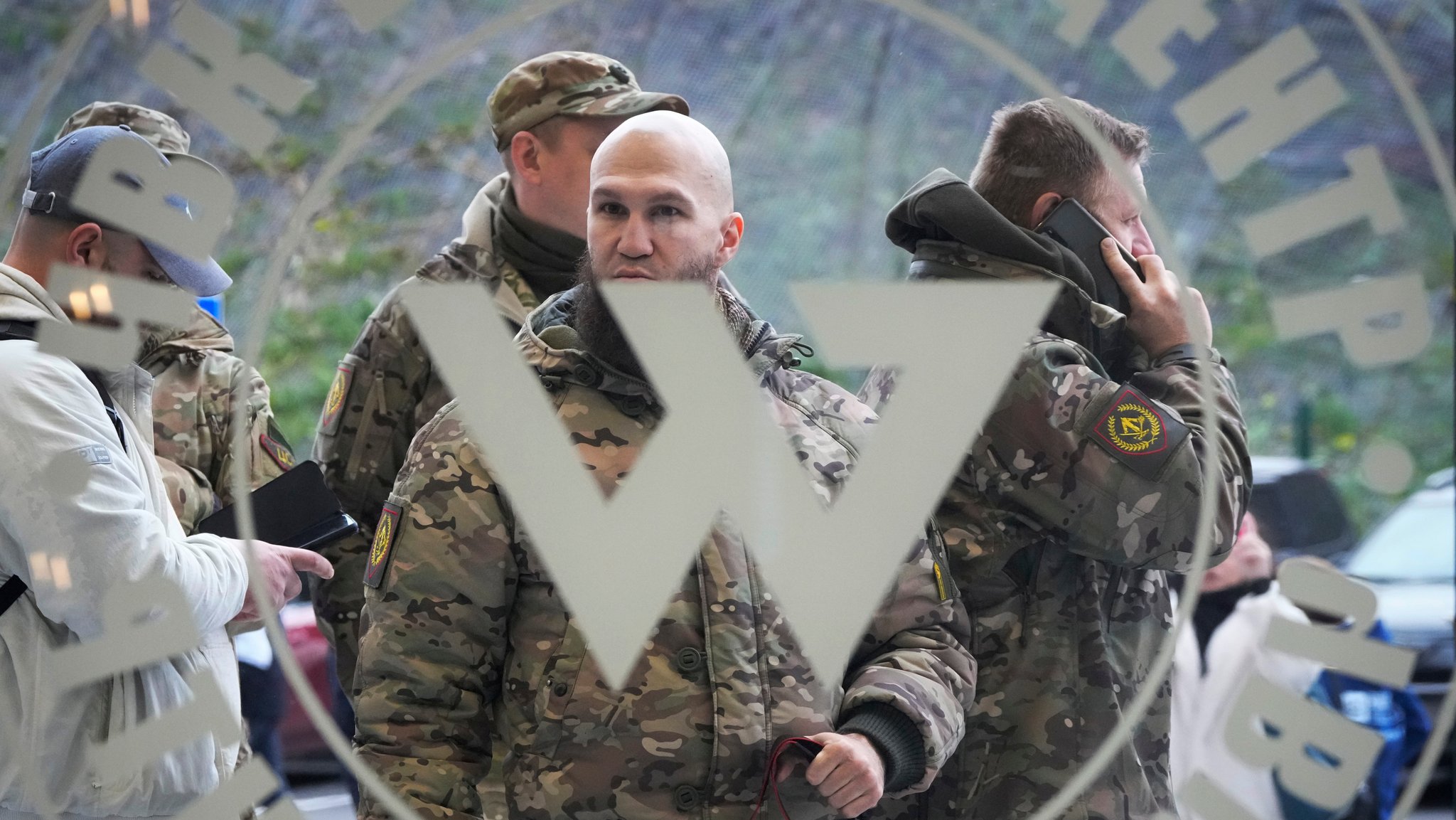 Menschen in Camouflage, in einem Stützpunkt der Wagner-Gruppe in St. Petersburg (Archivbild)