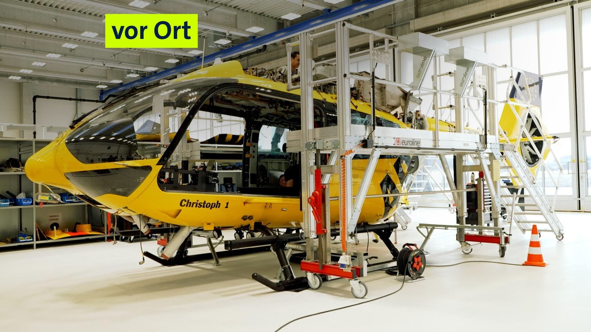 So sieht der große Kundendienst beim Rettungshubschrauber aus. 