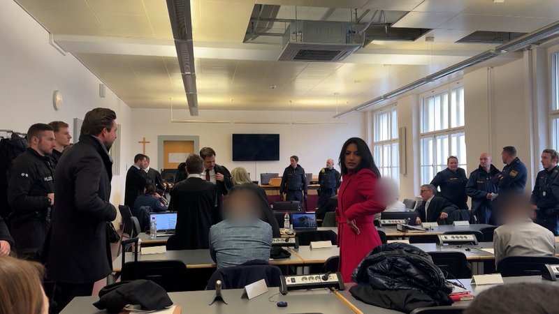 Mammutprozess mit elf Angeklagten | Bild: Bayerischer Rundfunk 2025 Mammutprozess mit elf Angeklagten