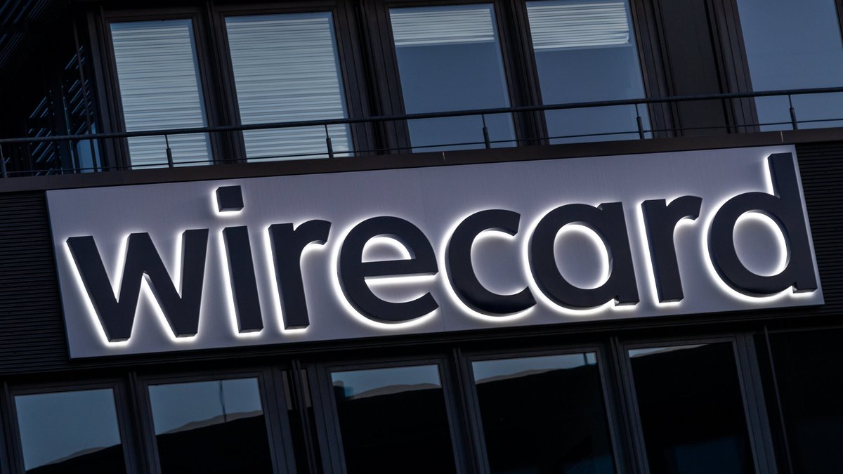 Der Schriftzug von Wirecard ist an der damaligen Firmenzentrale des Zahlungsdienstleisters in Aschheim bei München zu sehen. 