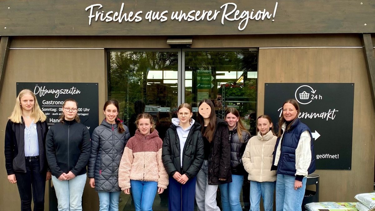 "Bauernmarkt Dasing": Gründerin coacht Schülerinnen