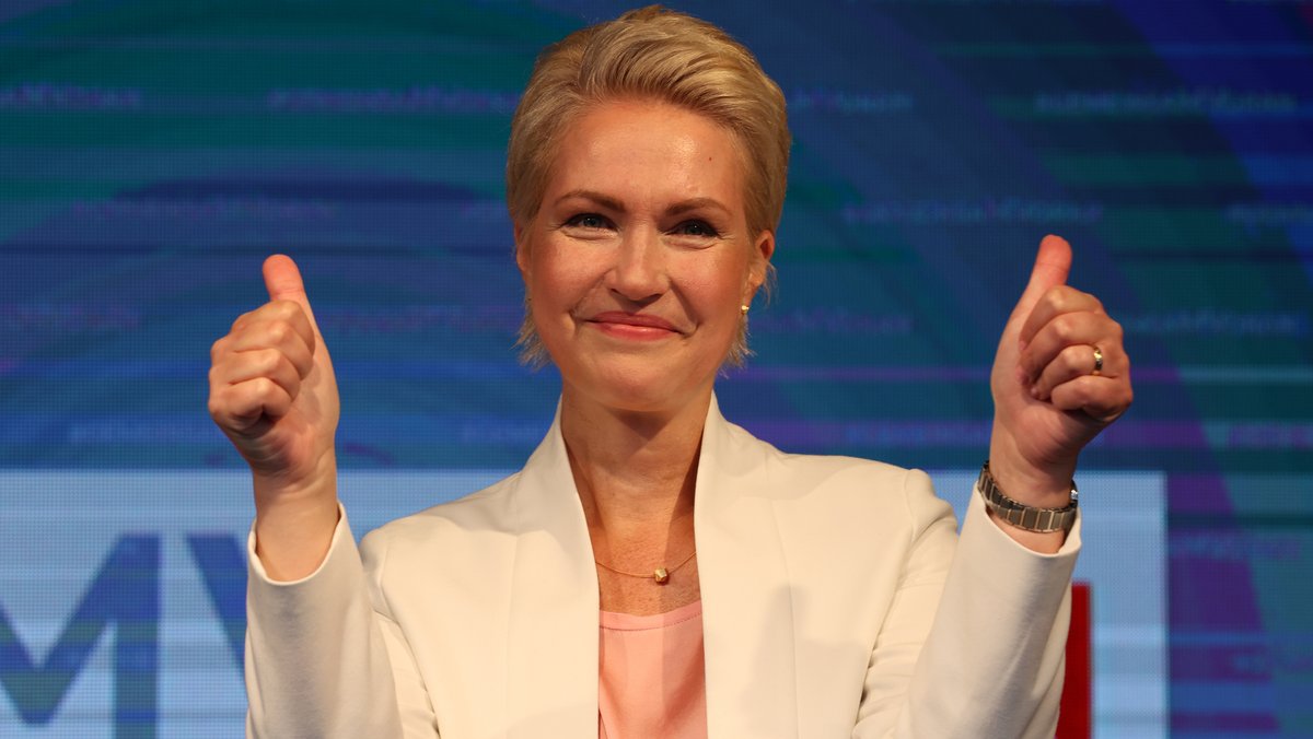 Nach der Landtagswahl in Mecklenburg-Vorpommern kann Ministerpräsidentin Manuela Schwesig weiter regieren.