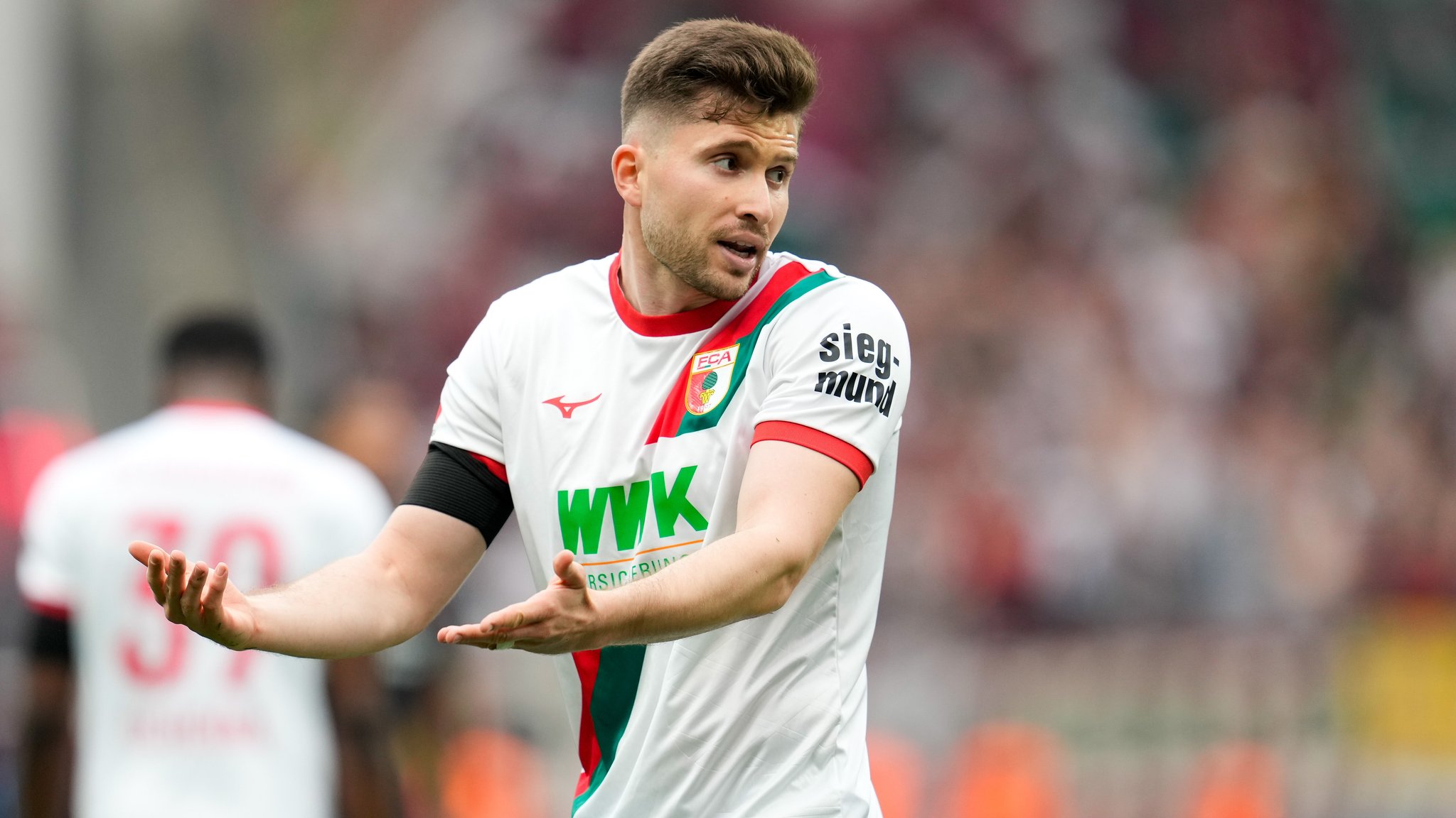 Abstieg per Wechsel? Rexhbecaj geht vom FCA nach Wolfsburg