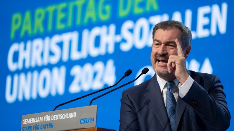 CSU-Chef Markus Söder beim Parteitag in Augsburg | Bild: picture alliance/dpa | Peter Kneffel CSU-Chef Markus Söder beim Parteitag in Augsburg
