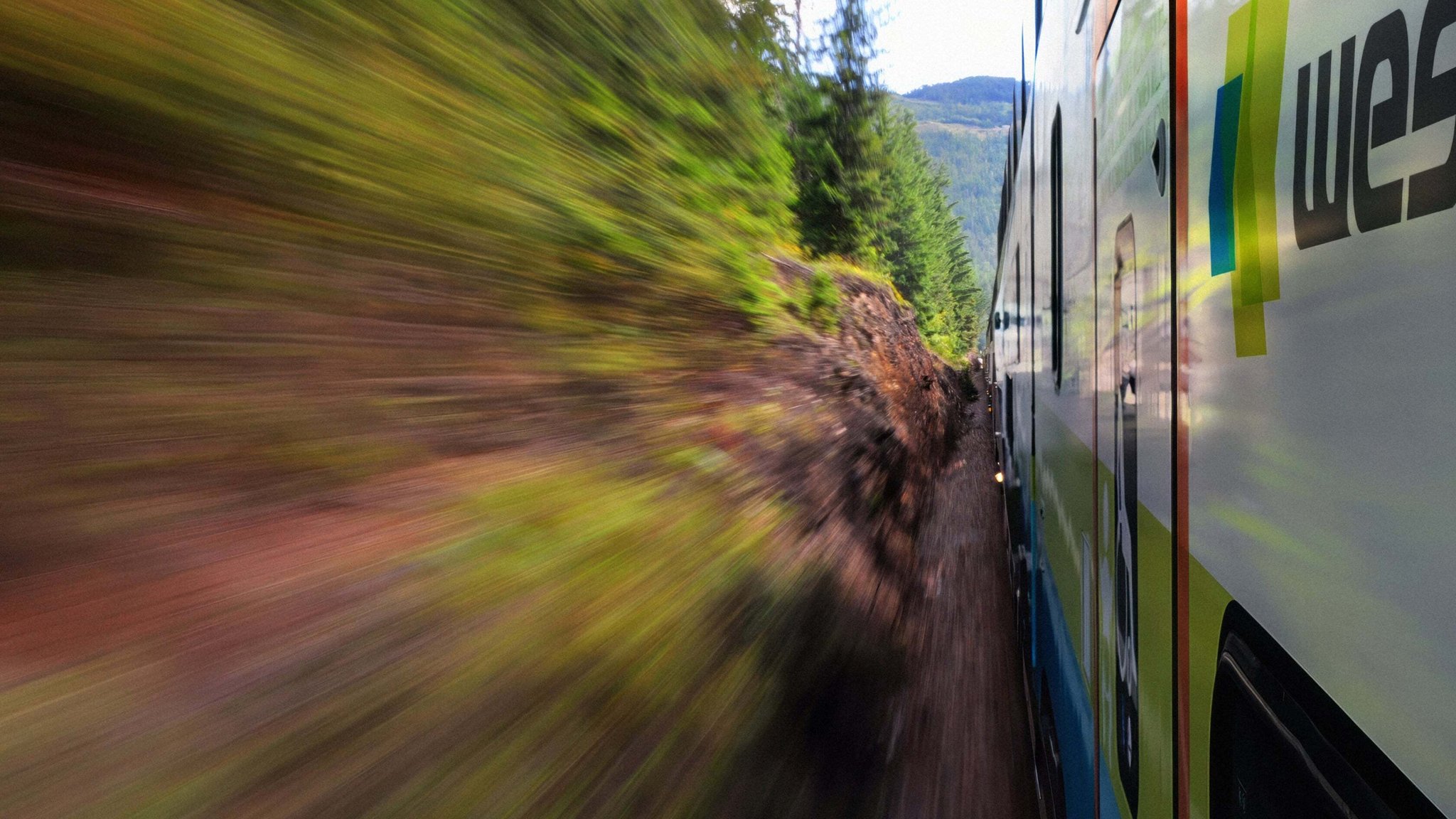 Zug der Westbahn auf dem Weg von München nach Wien