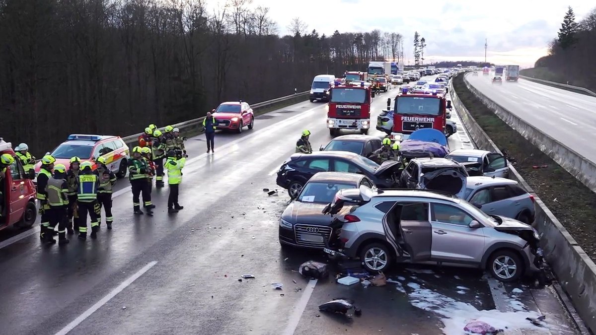 Zwei Tote bei Massenunfall auf A3: Geldstrafe für Autofahrer