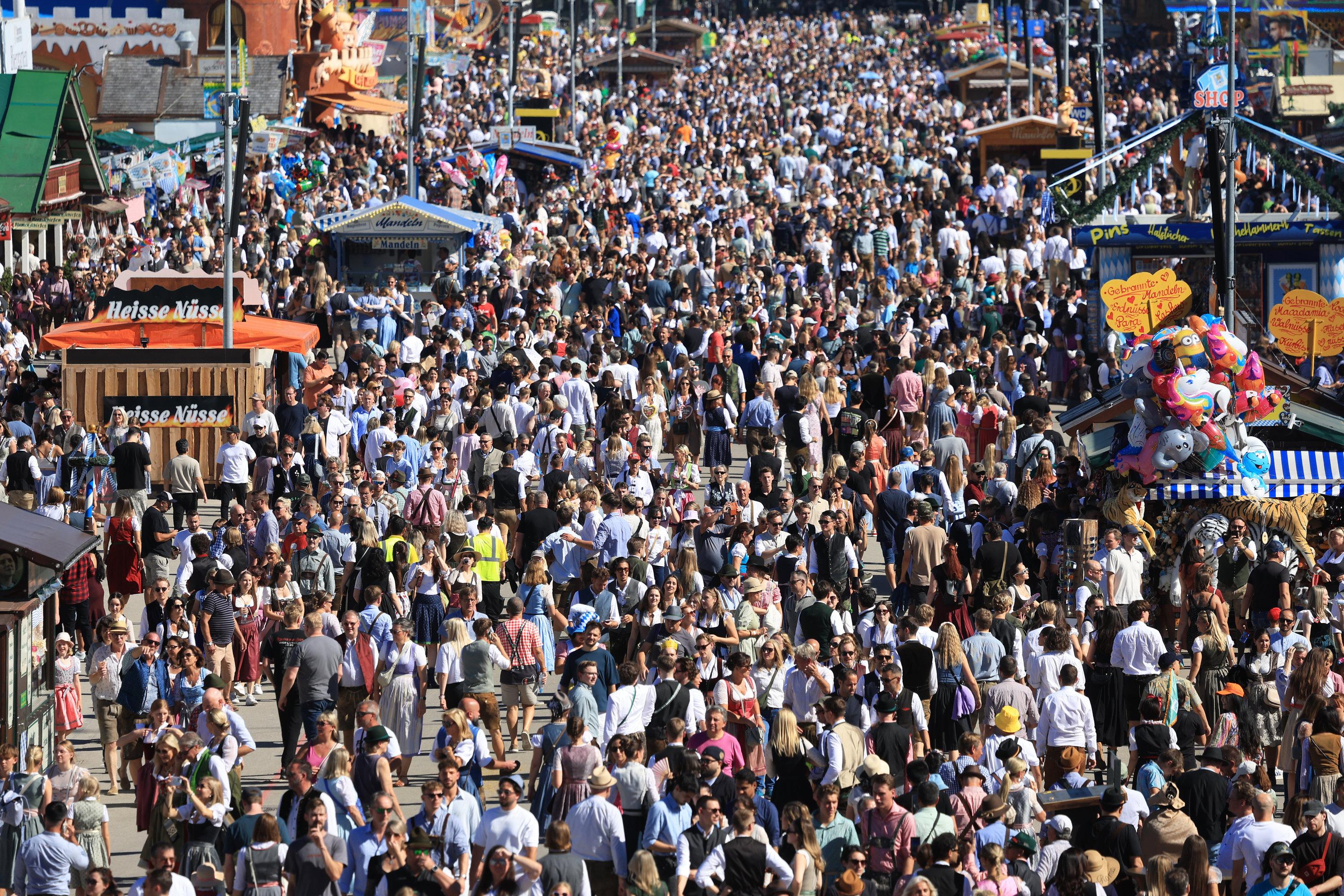 Mit dem heutigen Tag startete die Wiesn mit einem Rekord: der wärmste Wiesn-Start seit 71 Jahren laut Meteorologen.