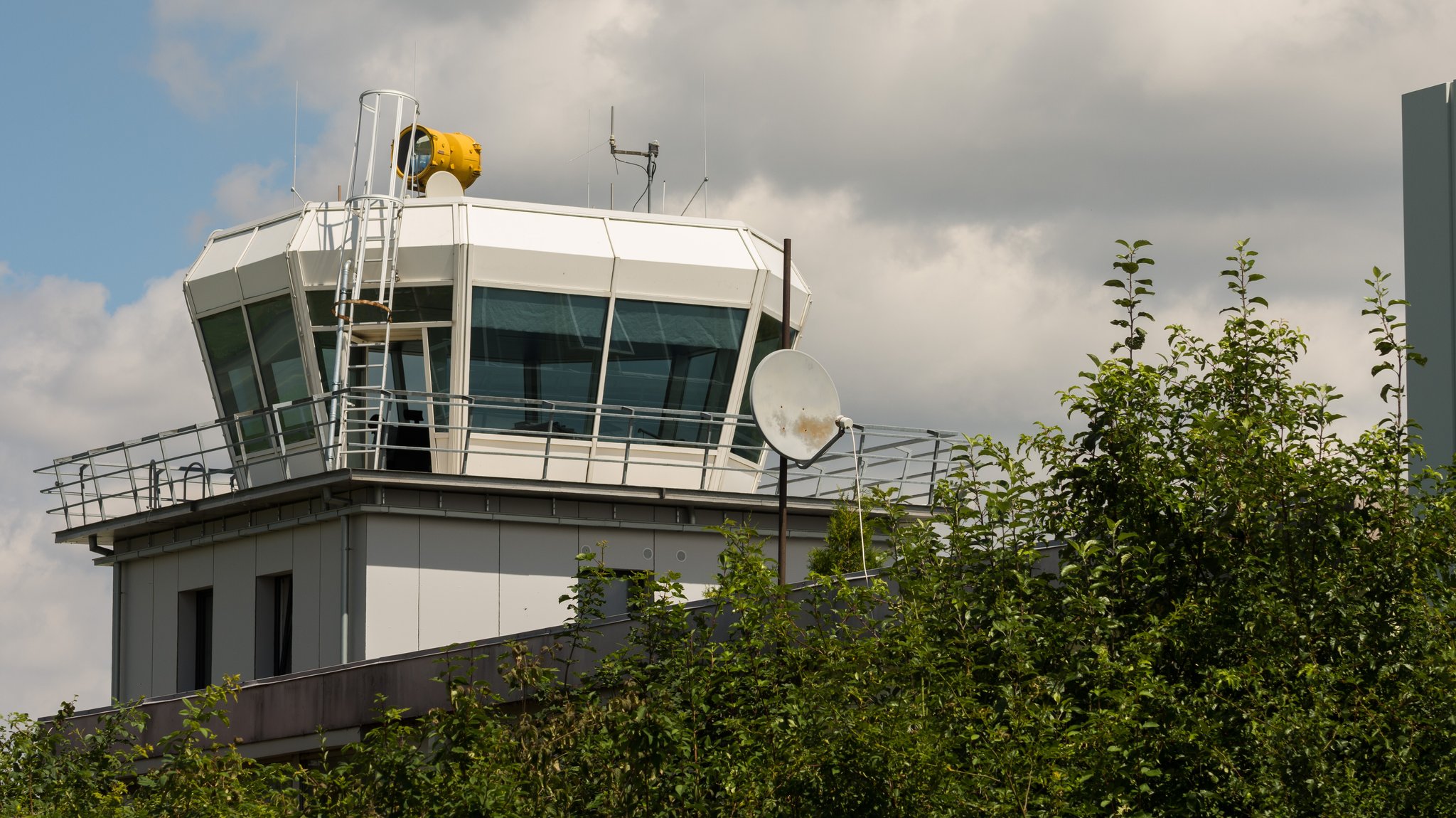 Tower des Flughafens Hof-Plauen