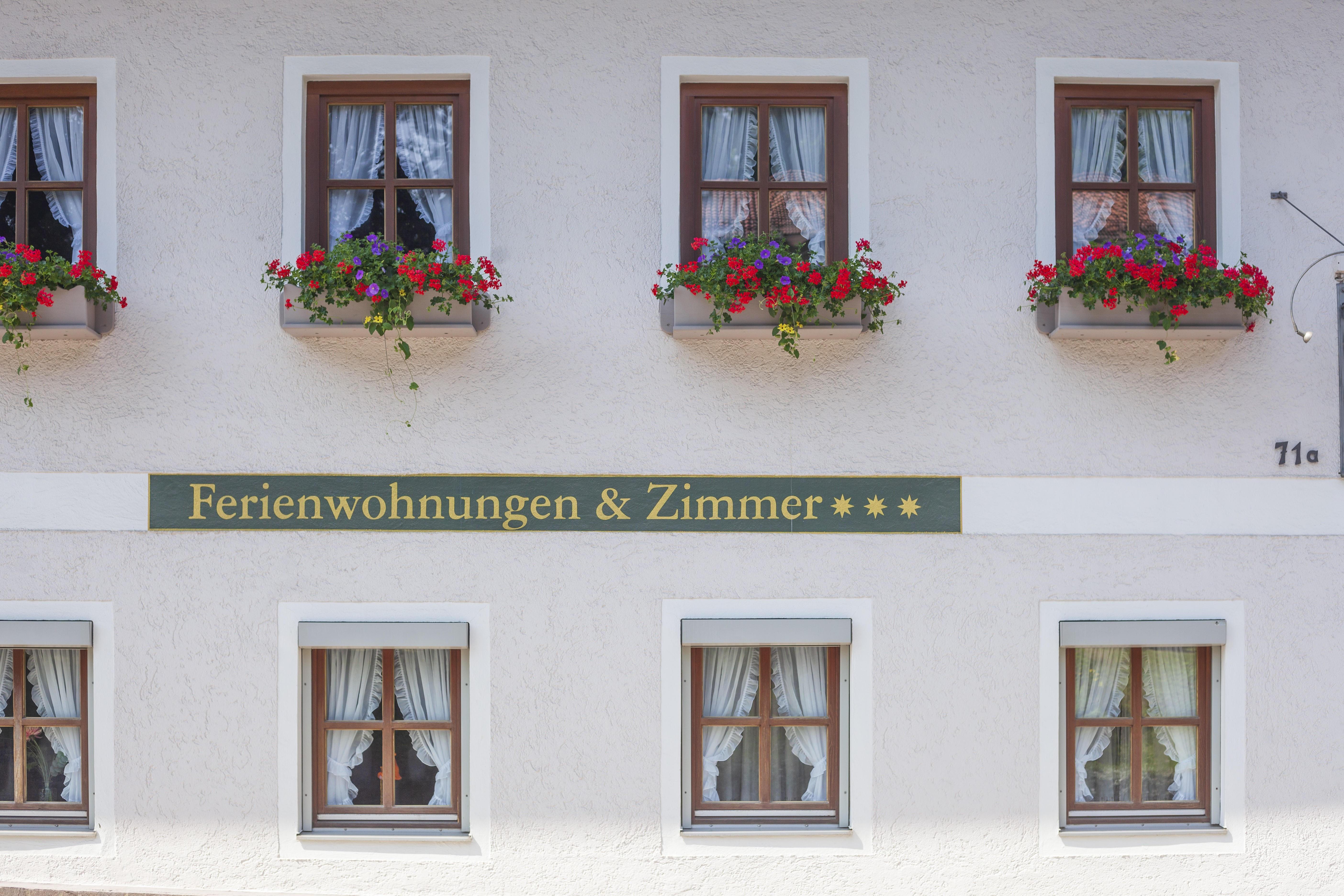Symbolbild: "Mietwucher" Oktoberfest: Wie lässt sich das stoppen?