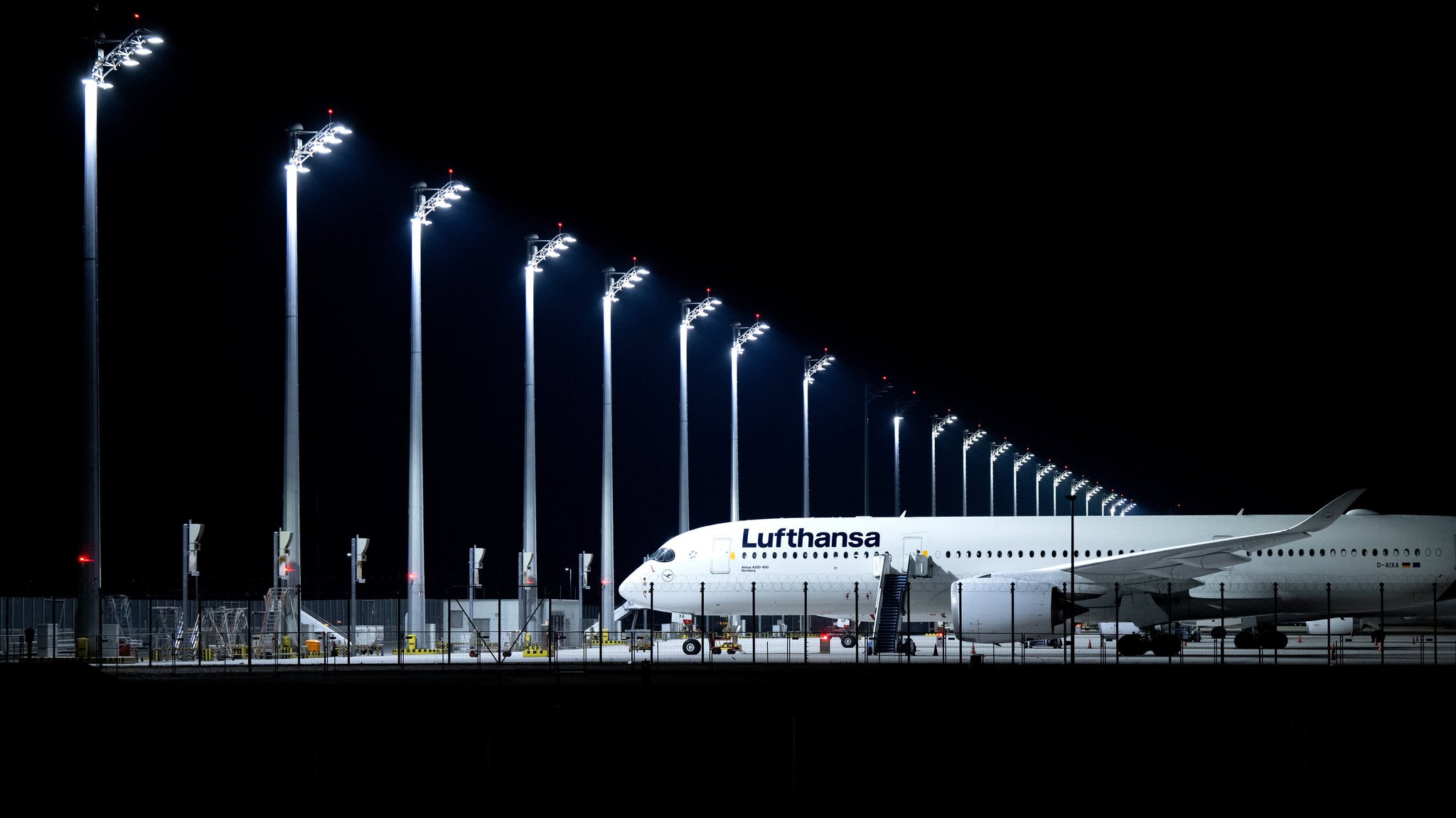 ARCHIV - 07.02.2024, Bayern, München: Pilotenstreik bei Lufthansa: Streiks können zahlreiche Flugausfälle und Verspätungen verursachen. (zu dpa: ««Verdächtige Wahrnehmungen» - Sperrung am Münchner Flughafen») Foto: Sven Hoppe/dpa +++ dpa-Bildfunk +++