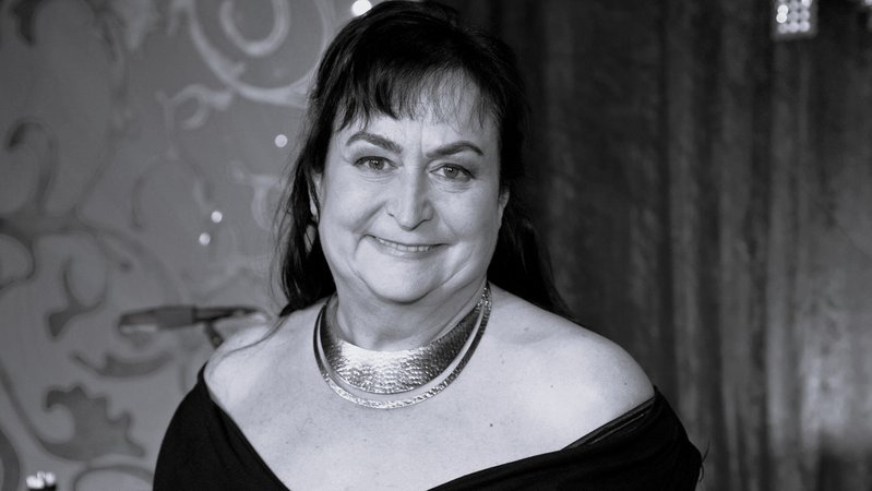 Lizzy Aumeier im Portrait. | Bild: picture alliance / SvenSimon | Malte Ossowski/SVEN SIMON Lizzy Aumeier im Portrait.