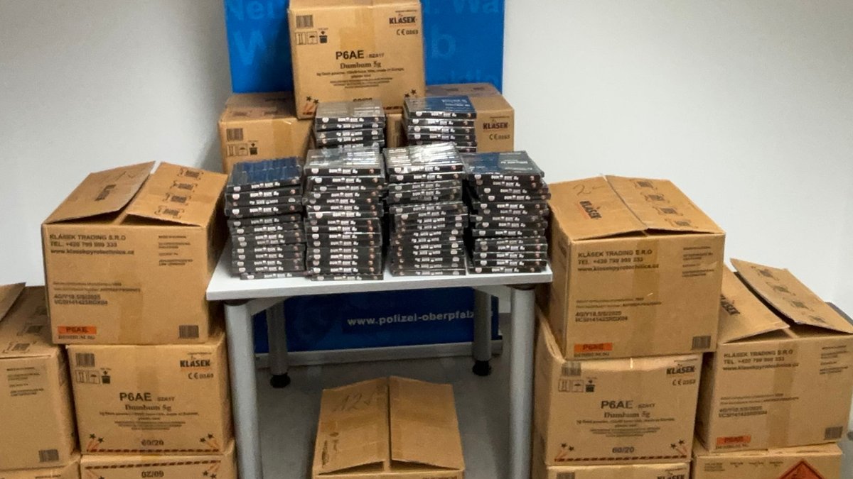 Polizei findet rund 100 Kilogramm Feuerwerkskörper in Auto