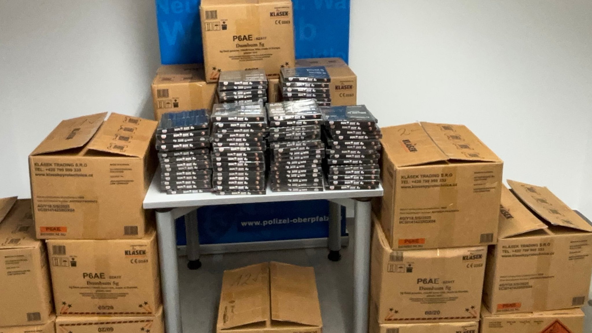 Polizei findet rund 100 Kilogramm Feuerwerkskörper in Auto