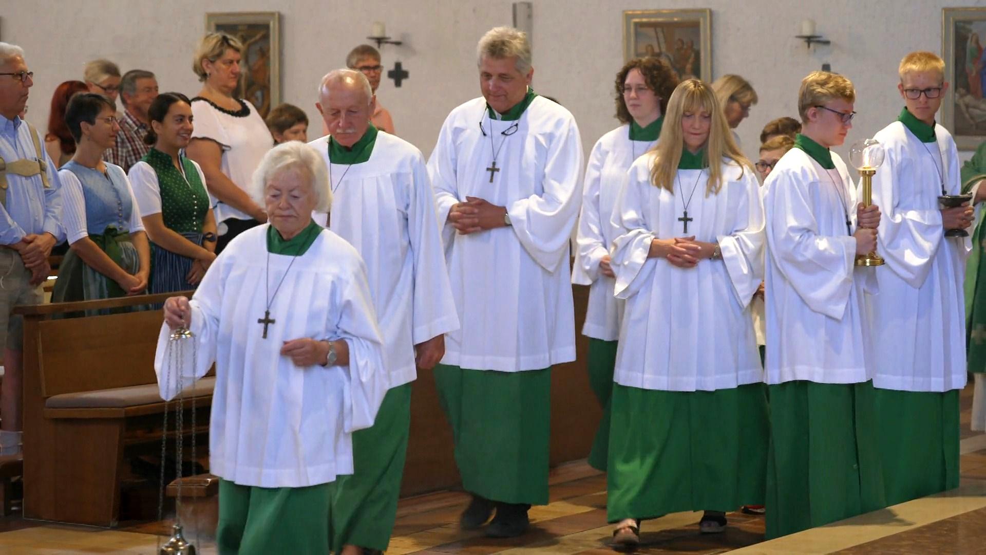 Erwachsene als Ministranten Traum erfüllt in Großkarolinenfeld
