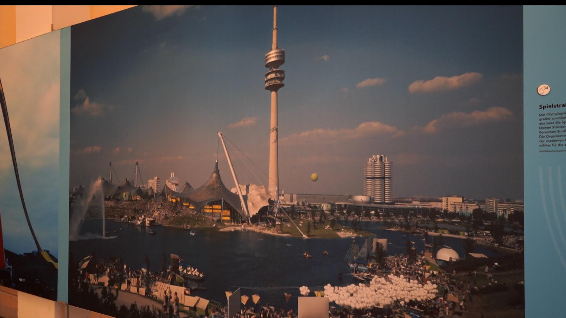Anlässlich des fünfzigjährigen Jubiläums der Olympischen Spiele 1972 zeigt die Bayerische Staatsbibliothek auch noch nie veröffentlichte Aufnahmen aus Fotosammlungen, die sie erst kürzlich erworben hat.