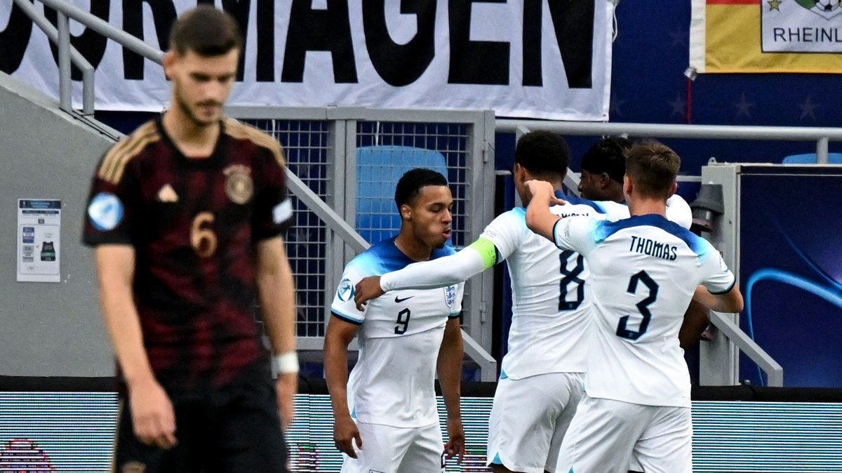 Englands U21 jubelt im Gruppenspiel gegen Deutschland
