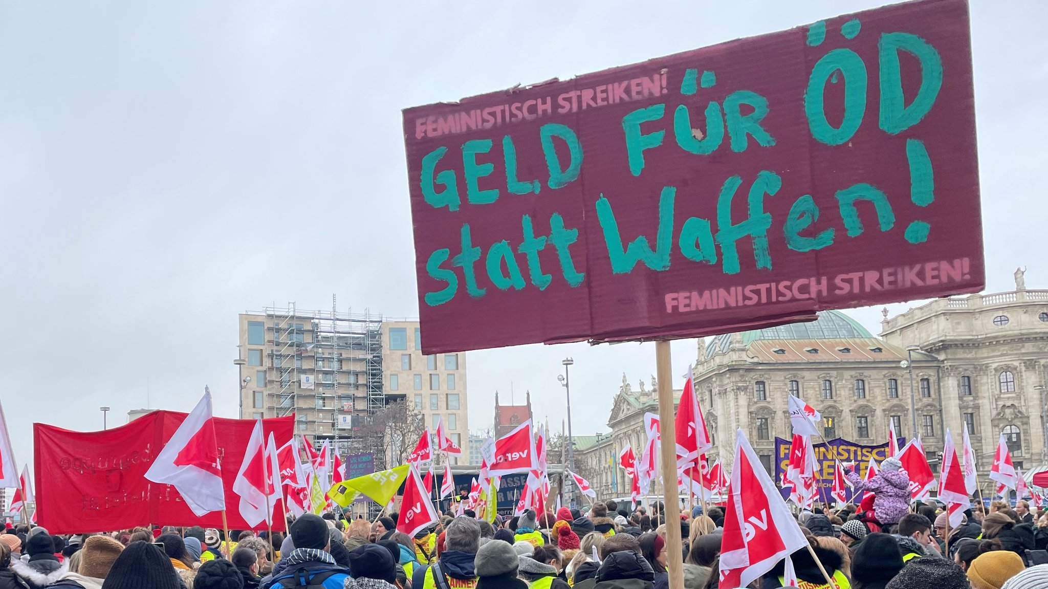 So liefen die bayernweiten Streiks am Weltfrauentag 