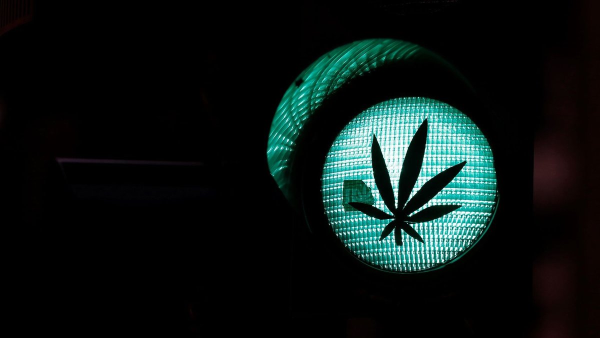Lauterbach sieht Cannabis-Legalisierung als Vorbild für Europa