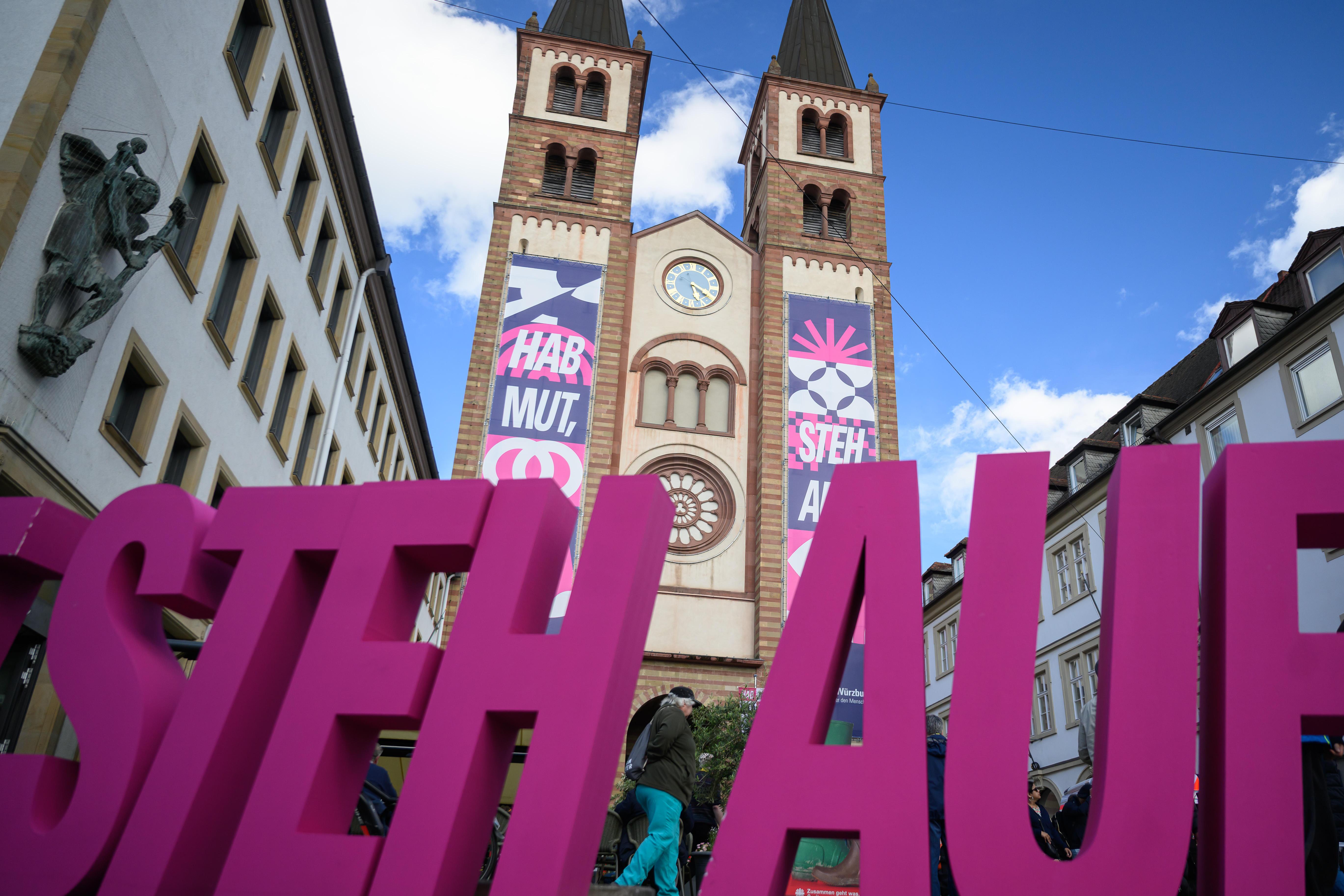 Rund zehn Millionen Euro hat der Katholikentag in Würzburg gekostet. | Bild:picture alliance / epd-bild | Daniel Peter