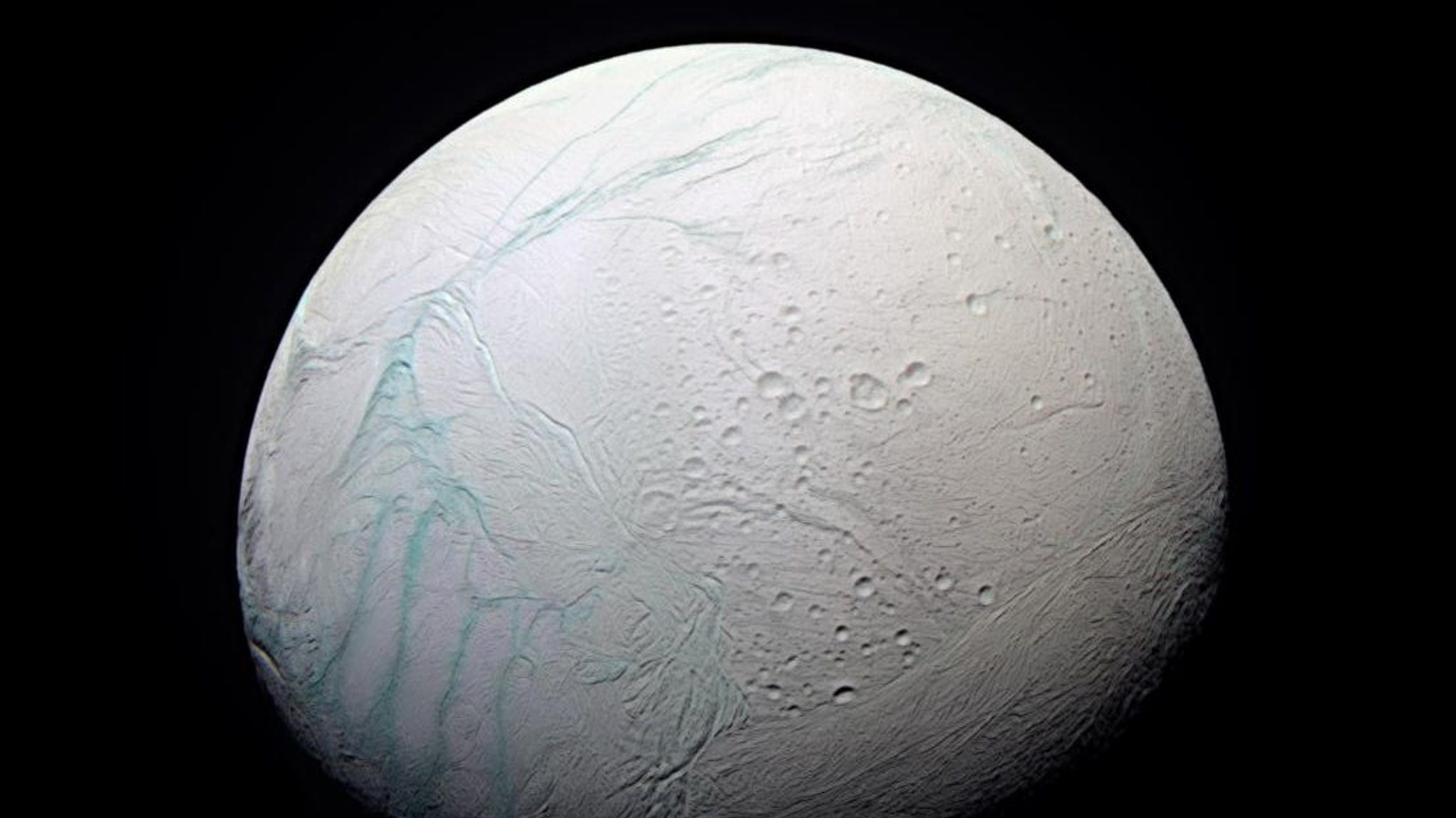 Der Saturnmond Enceladus gilt in der Astronomie als vielversprechender Kandidat für gute Lebensbedingungen.