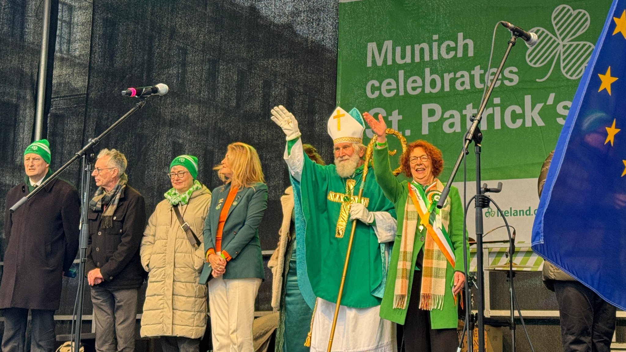 Sankt Patrick war natürlich auch dabei - in Form des Münchner Hobbyschauspielers Wolfgang Schramm.