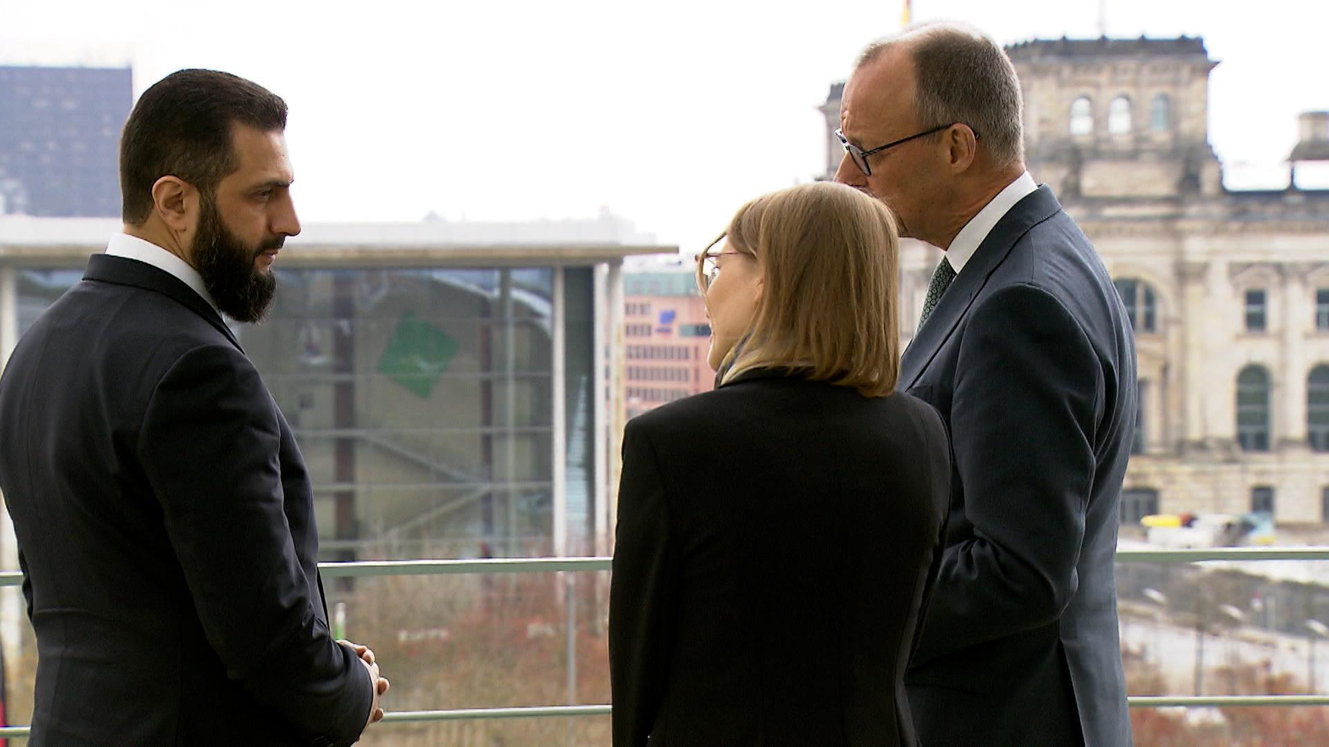 Von den einen wird sein Besuch in Berlin bejubelt, andere bezweifeln, dass Syrien mit Ihm wirklich eine friedlichere Zukunft hat.