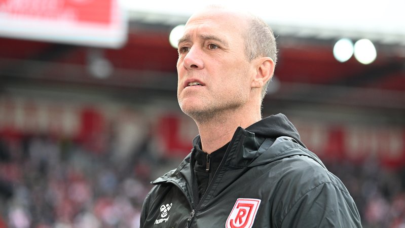 Joe Enochs ist nicht mehr Trainer des SSV Jahn Regensburg. | Bild: picture-alliance / dpa Joe Enochs ist nicht mehr Trainer des SSV Jahn Regensburg.