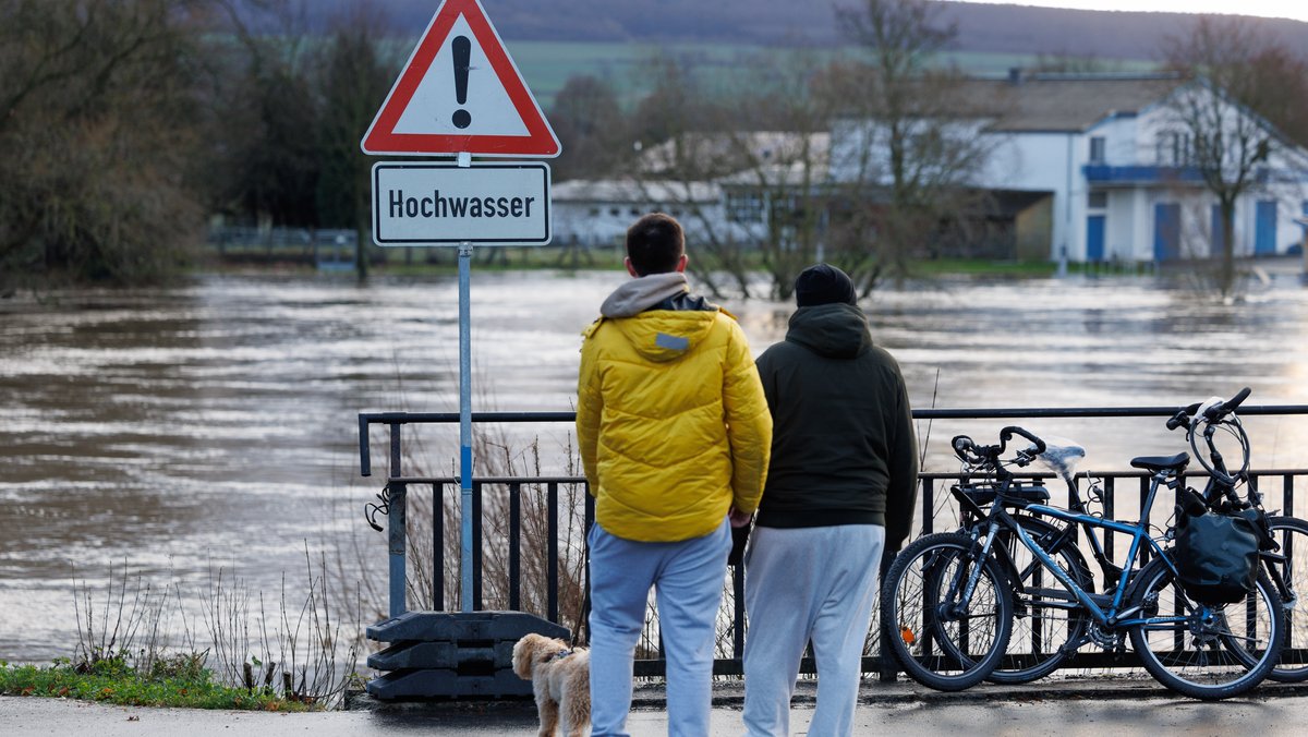 Straßensperren, Evakuierungen: Hochwasser in Teilen Deutschlands