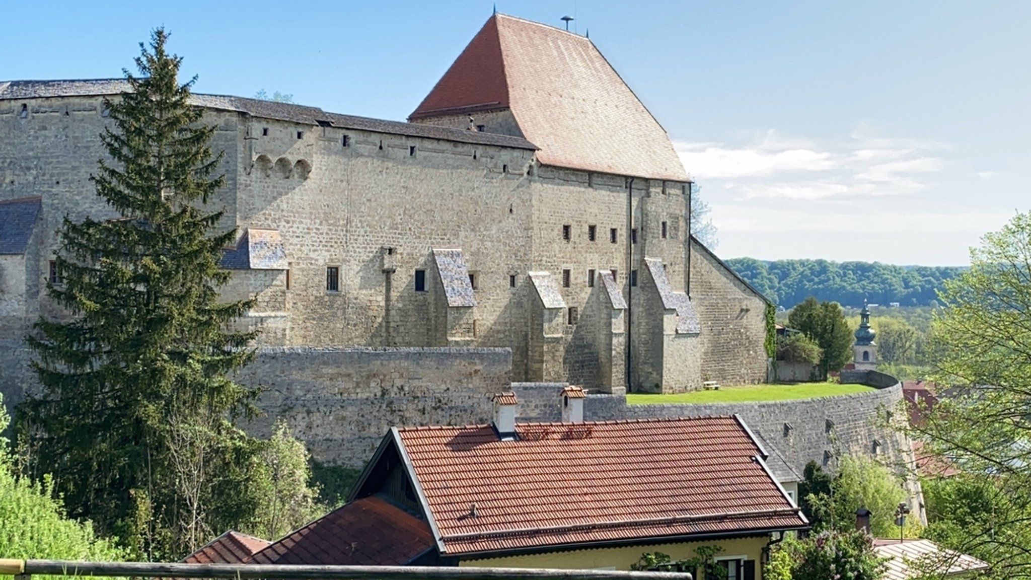 Blick auf die Burg Tittmoning