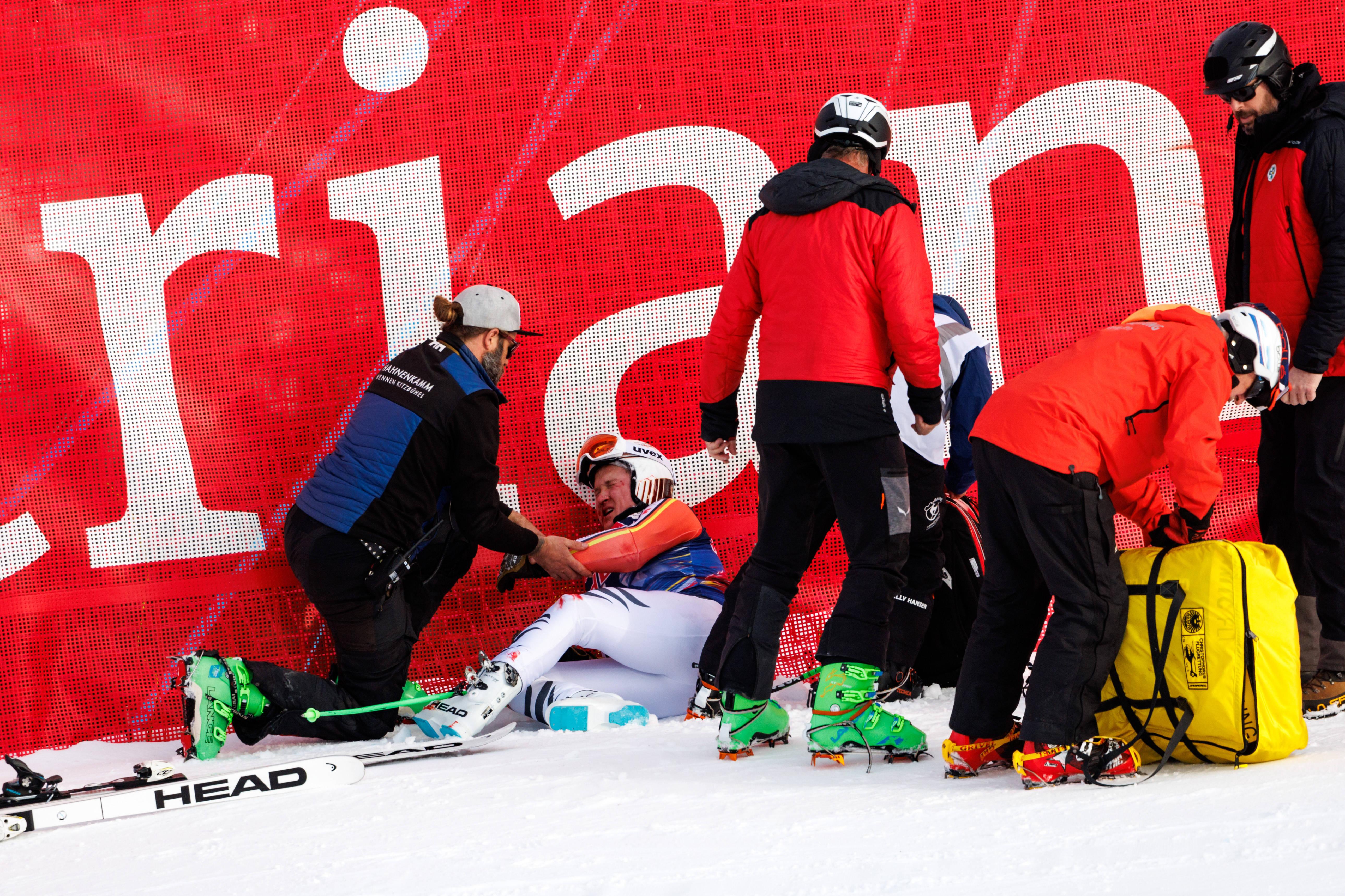 Jacob Schramm nach seinem schweren Sturz in Kitzbühel