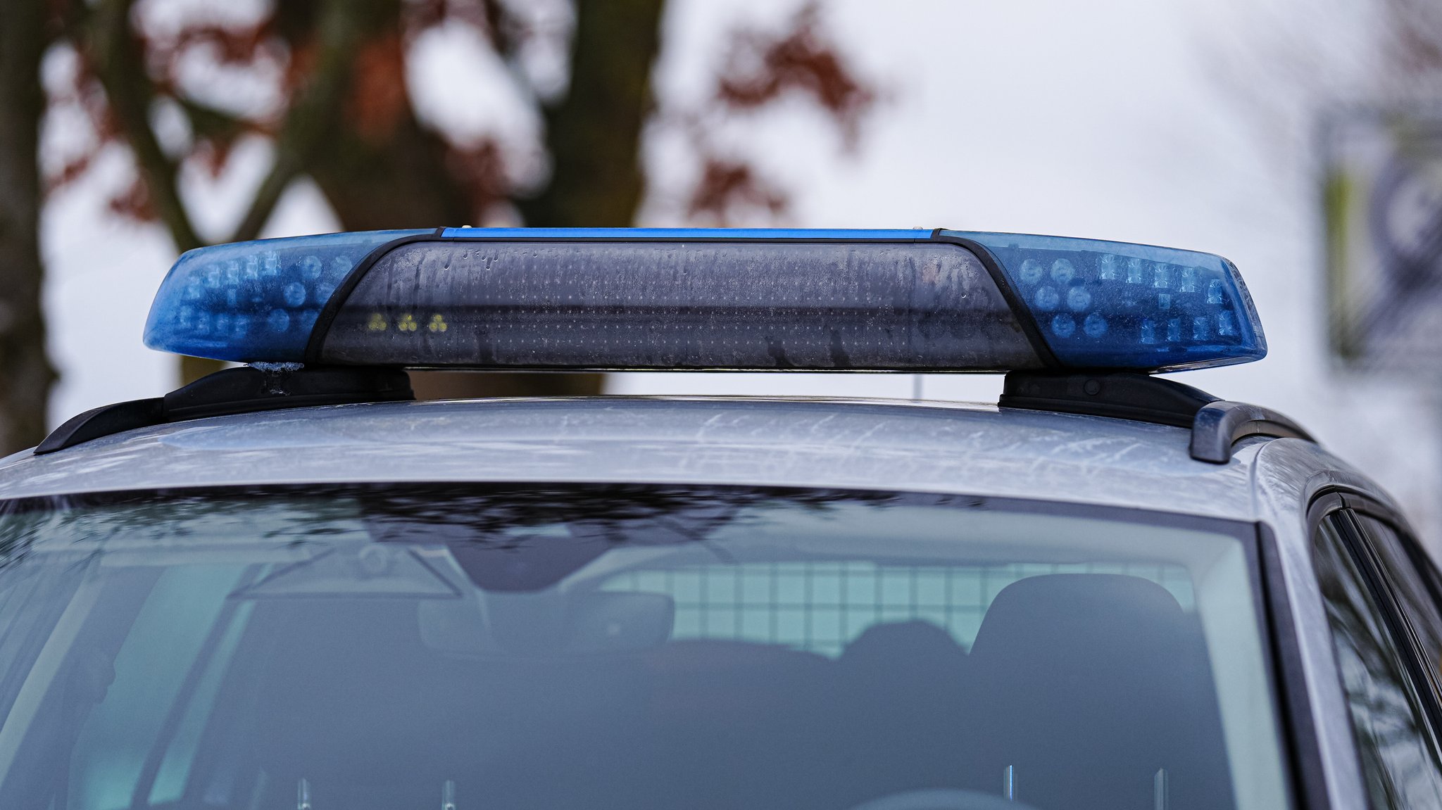 Blaulicht auf Polizeiauto Symbolfoto