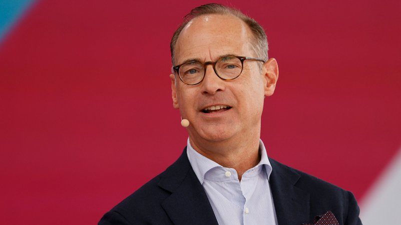 Allianz-Chef: Lohnfortzahlung am ersten Krankheitstag streichen | Bild: dpa-Bildfunk/Thomas Banneyer Allianz-Chef: Lohnfortzahlung am ersten Krankheitstag streichen