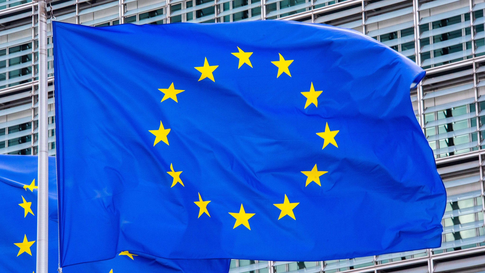 Fahnen der Europäischen Union wehen in Brüssel.