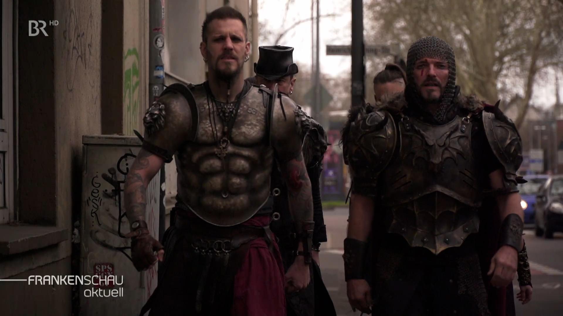 Die Band "Feuerschwanz" auf dem Weg zum ESC-Vorentscheid.