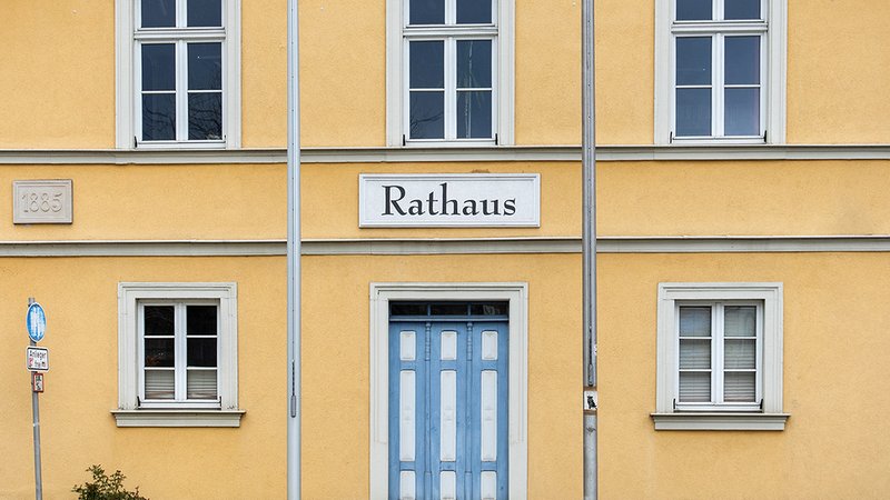 Fassade eines Rathauses | Bild: BR Fassade eines Rathauses