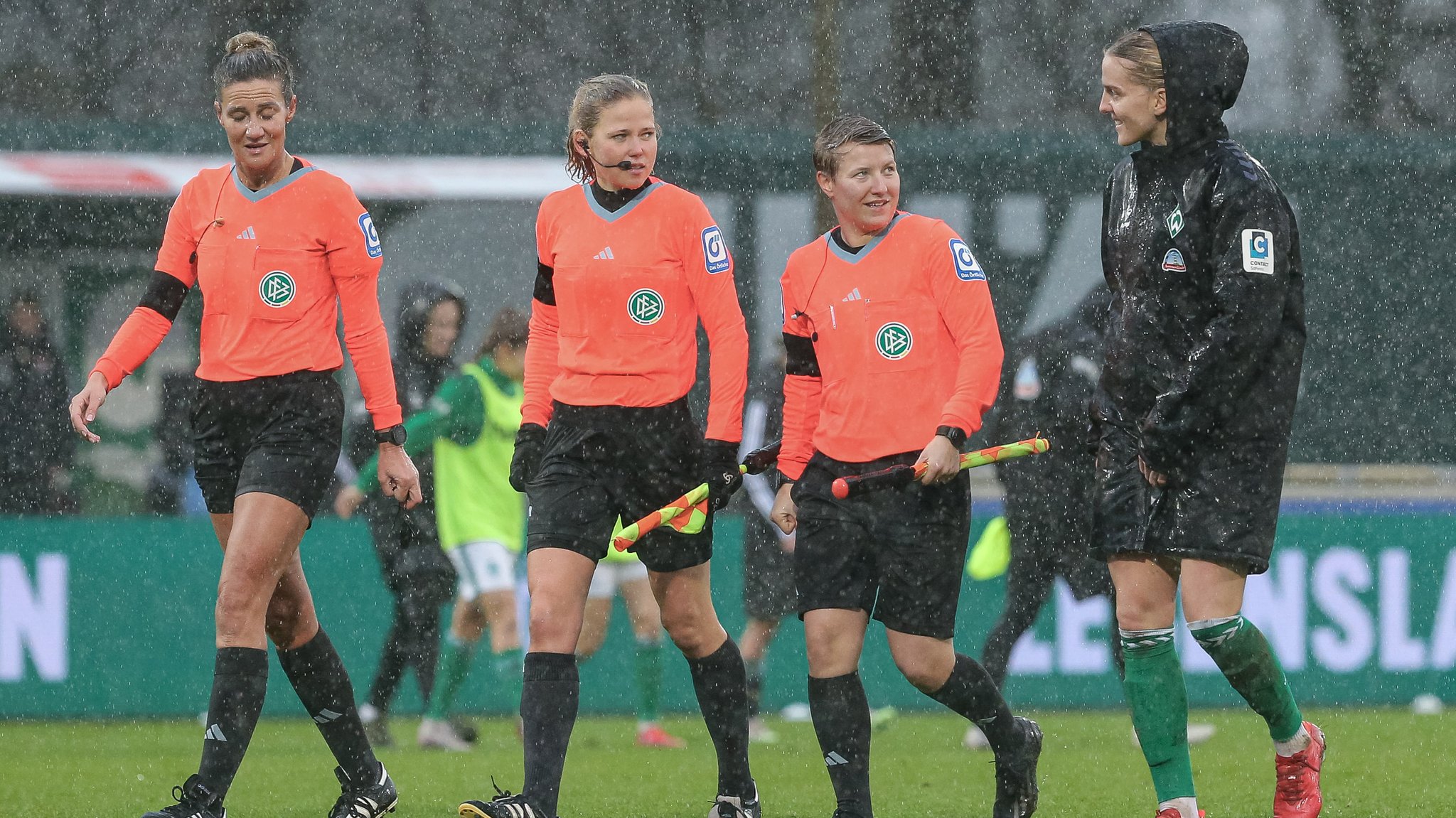 Schiedsrichterinnen beim Frauenfußball