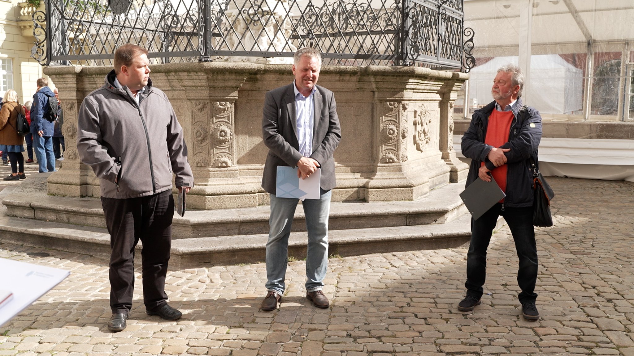 Tobias Appl (Heimatpfleger Bezirk Oberpfalz), Rudolf Neumaier (Bayerischer Landesverein für Heimatpflege), Stadtheimatpfleger Gerhard Waldherr.