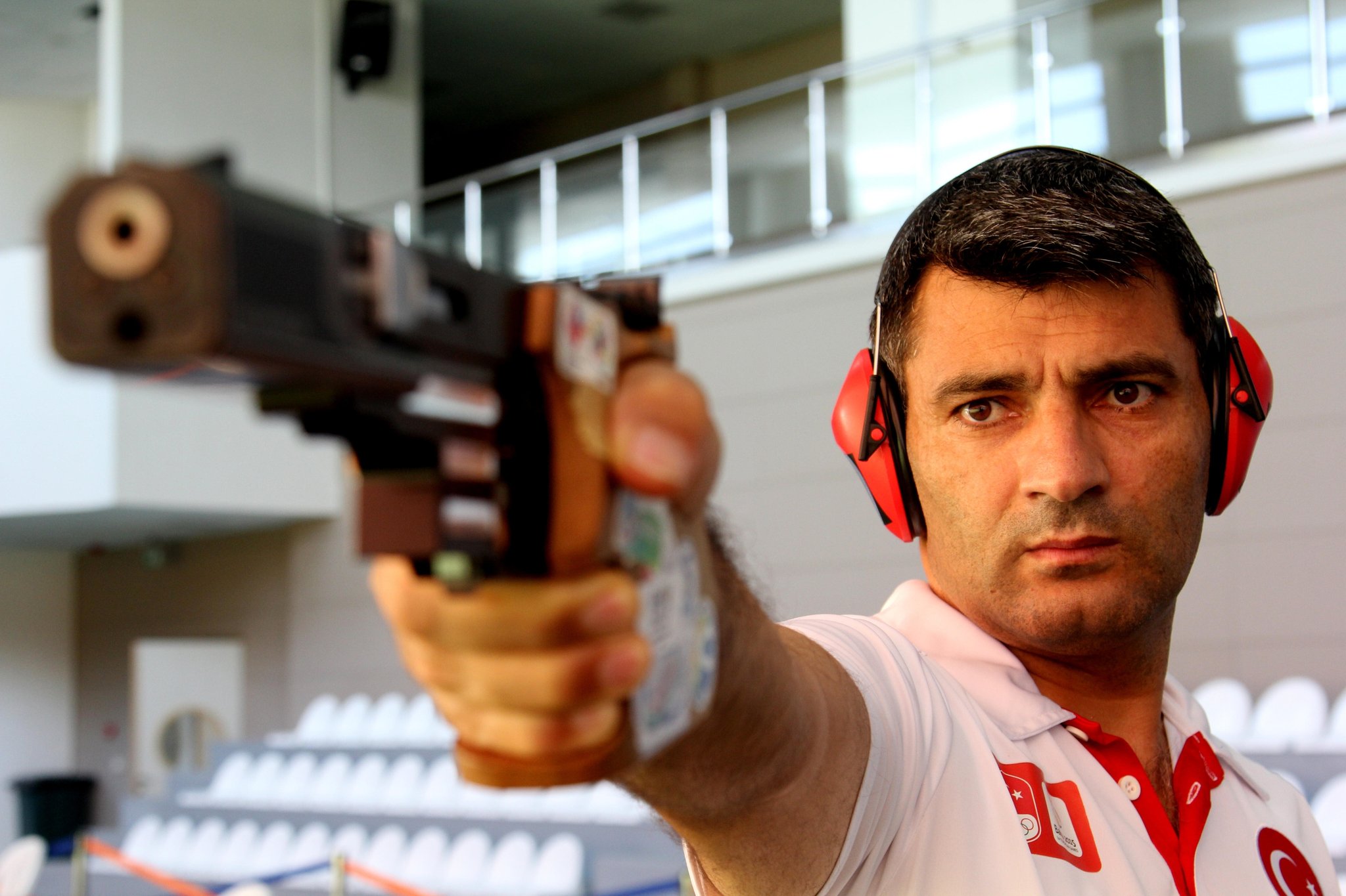 Yusuf Dikec, der bei den Olympischen Spielen Weltruhm erlangt hat | Bild: picture alliance / Anadolu | AA Team Yusuf Dikec, der bei den Olympischen Spielen Weltruhm erlangt hat