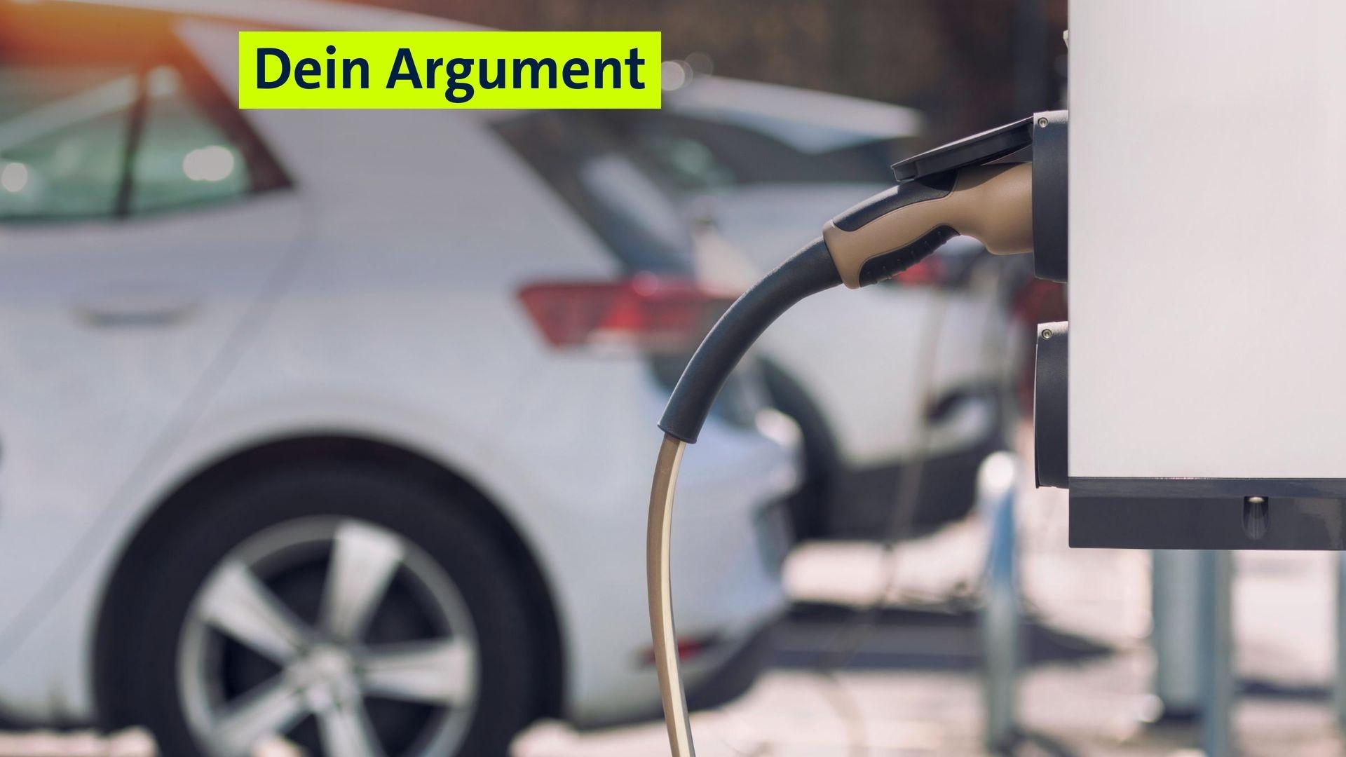 Elektroautos an einer Ladesäule