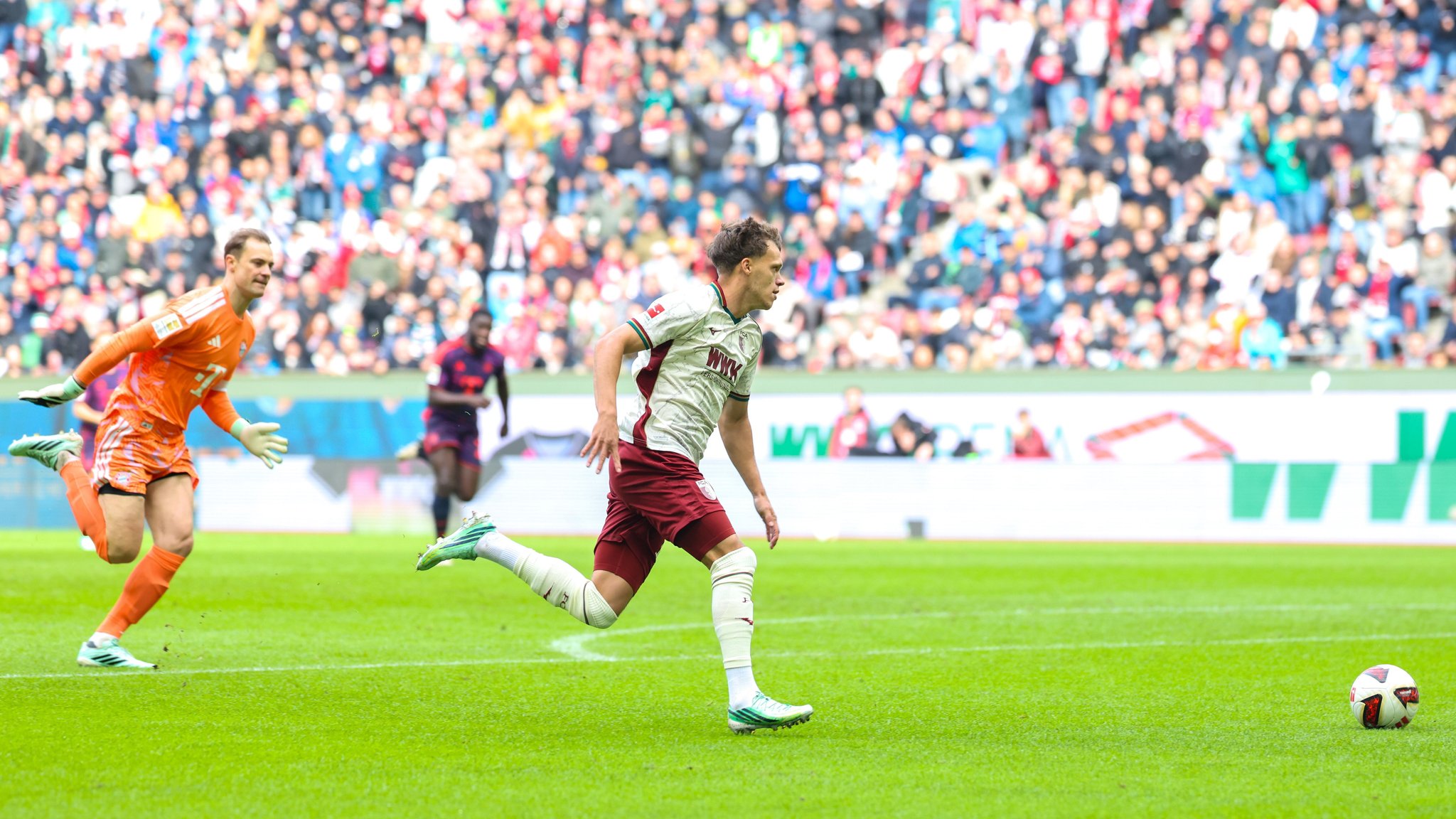 FCB-Torwart Manuel Neuer patzte beim 0:1 | Bild: picture-alliance/dpa FCB-Torwart Manuel Neuer patzte beim 0:1
