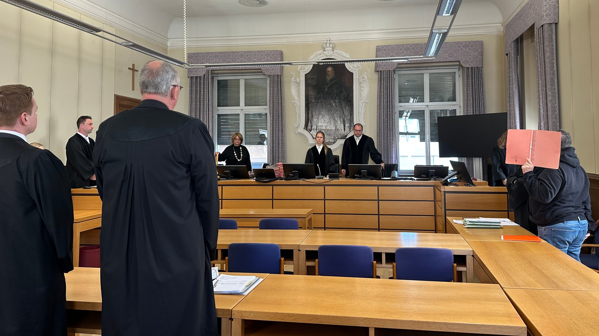 Im Gerichtssaal im Landgericht Schweinfurt ging es um schweren sexuellen Missbrauch in einem Kinderdorf. 