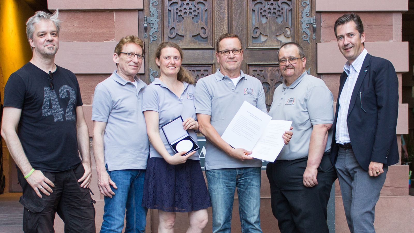 Oberbürgermeister ehrt WürzburgWiki-Betreiber