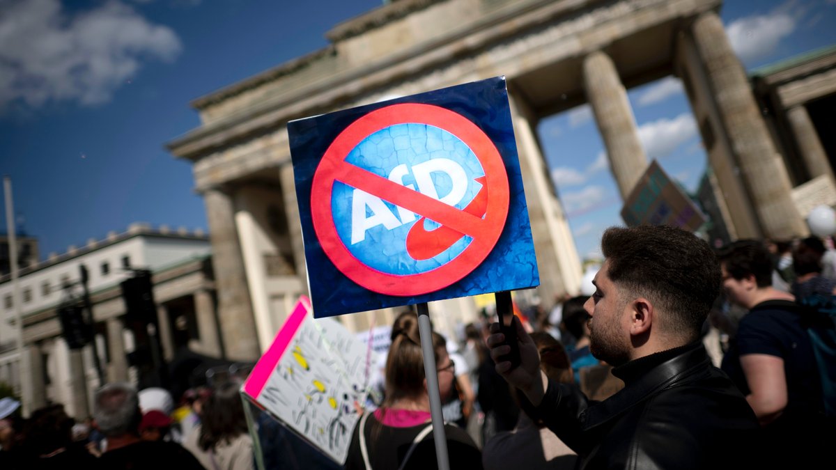 Parlamentarier planen neuen Anlauf für AfD-Verbotsverfahren