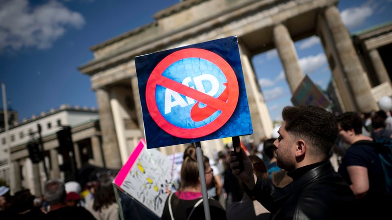 Parteiübergreifend streben mehrere Bundestagsabgeordnete eine neuen Initiative für ein AfD-Verbot an (Symbolbild) | Bild: pa/dpa/Stefan Boness Parteiübergreifend streben mehrere Bundestagsabgeordnete eine neuen Initiative für ein AfD-Verbot an (Symbolbild)